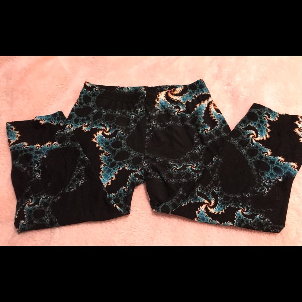 Capri leggings.